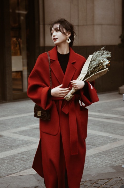秋冬|“束腰大衣”太撩人了,搭配上靴子更有气场,照着穿就很时髦!