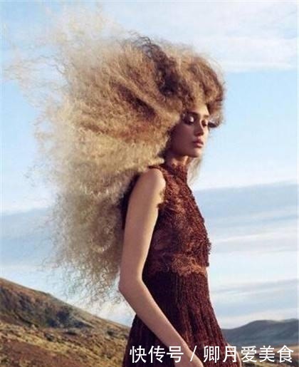 玉米烫 不管你到了哪个年龄段,女人尽量少弄这3种发型,远离老气很重要