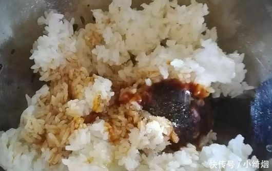 做法|剩米饭别扔了,用它做蛋炒饭,营养丰富,有肉有菜,做法还简单!