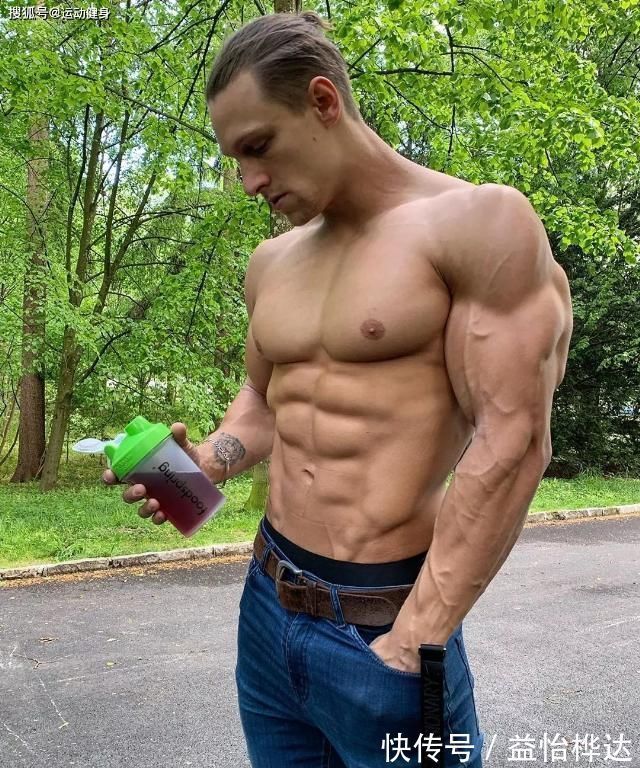 ins|臂围45cm,二头肌似小山包的猛汉奶爸,还自带肌肉抽筋绝活