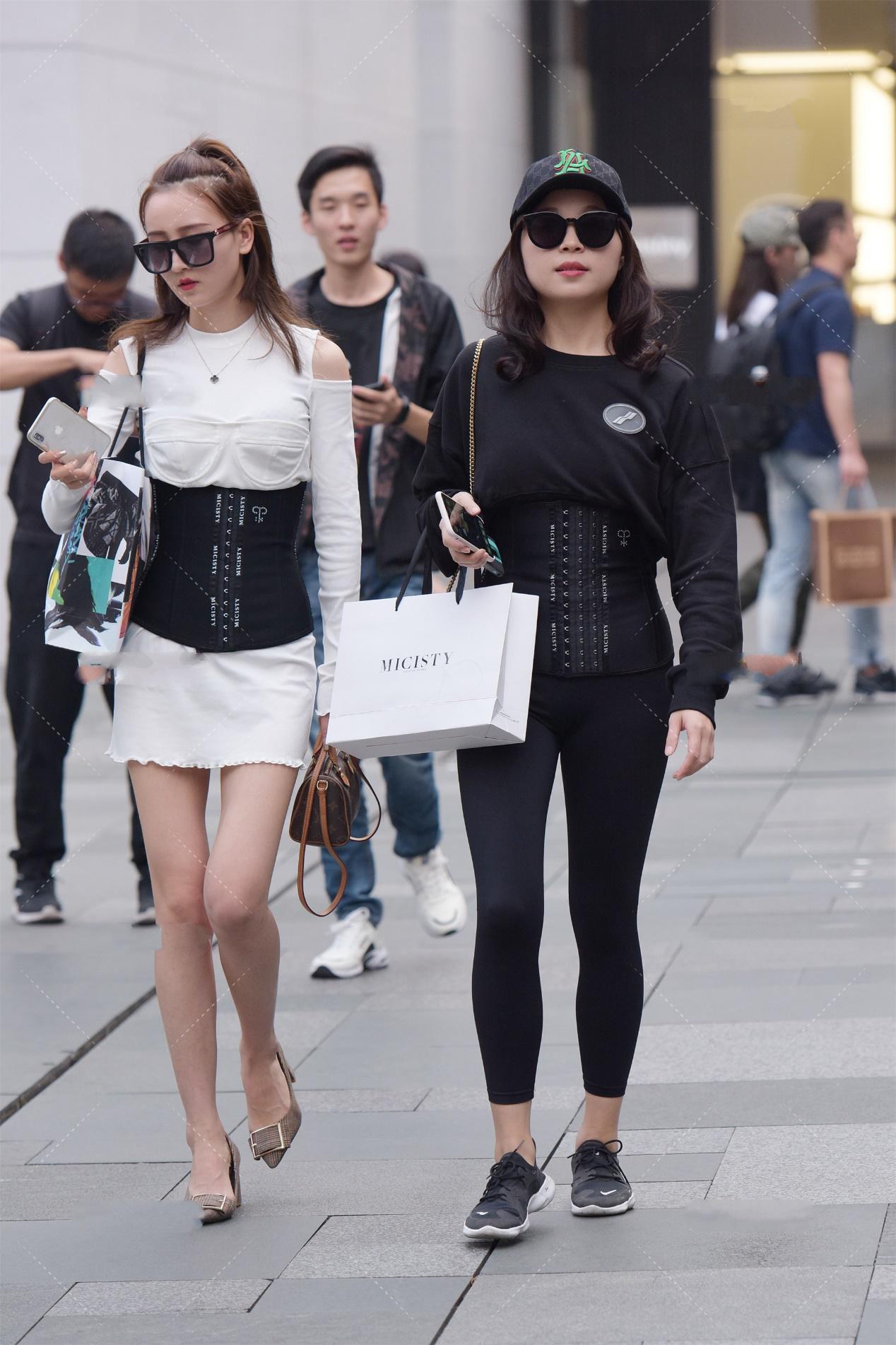 黑衣|黑色系酷女孩穿搭, 一身黑衣, 休闲酷炫