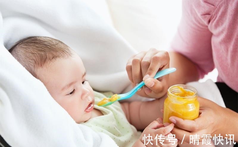 小宝宝|四个月喂辅食和6个月喂辅食的宝宝有什么区别,表现明显吗?