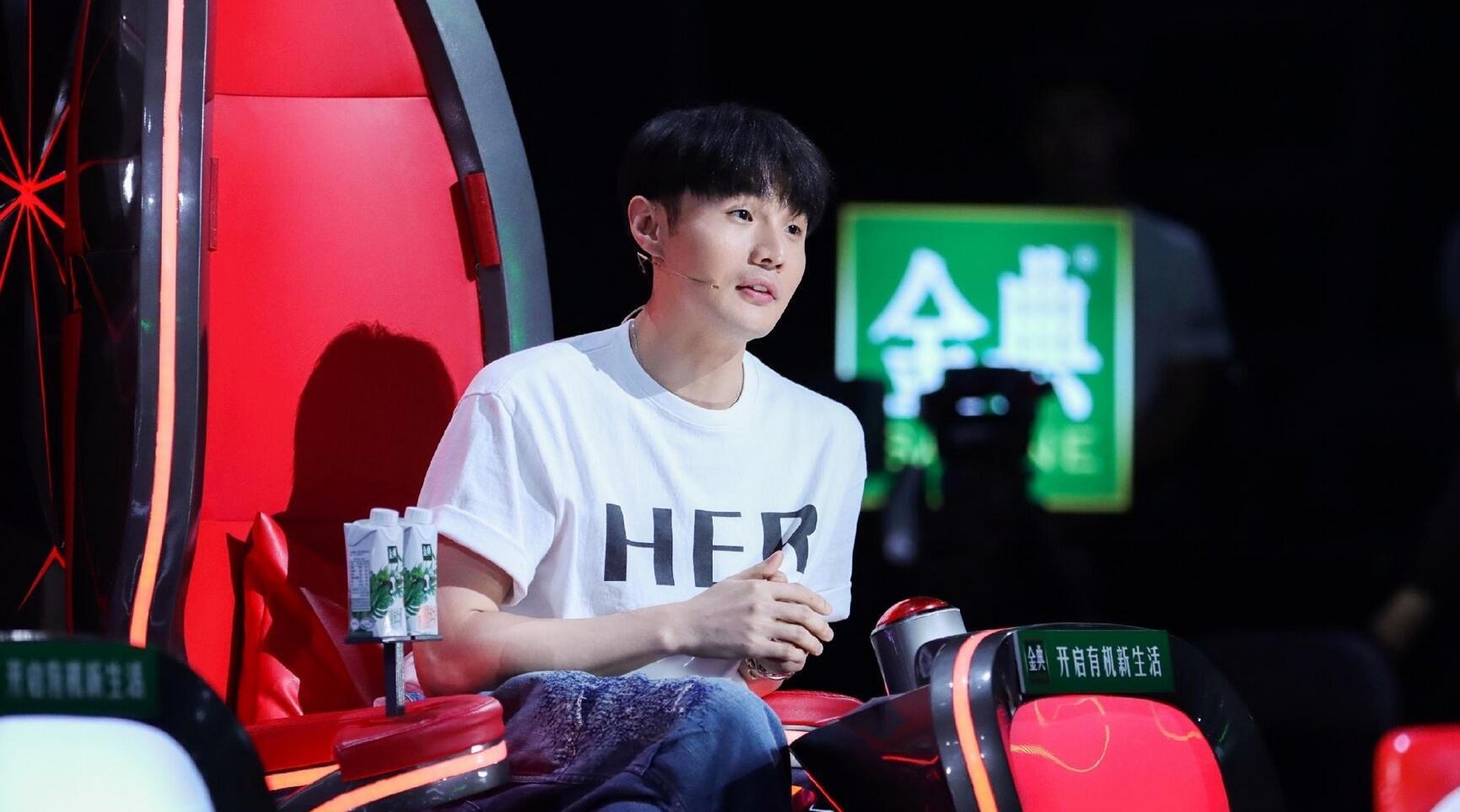 们也不难|这一乐队后台太强,连有实力的她都撼动不了,《好声音》水分太大