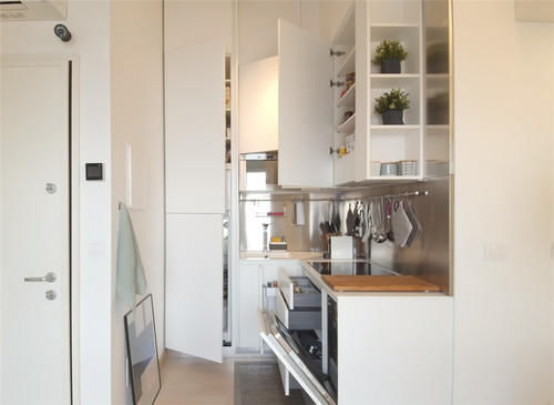 毛巾架|一家四口挤在49㎡小房子里，半平米不敢浪费，电视挂得比沙发低