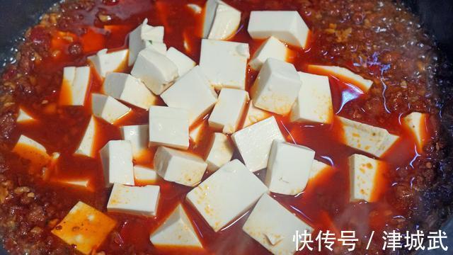 萝卜和它一起炖,味道特别鲜!热腾腾端上桌,营养下饭,吃完暖和