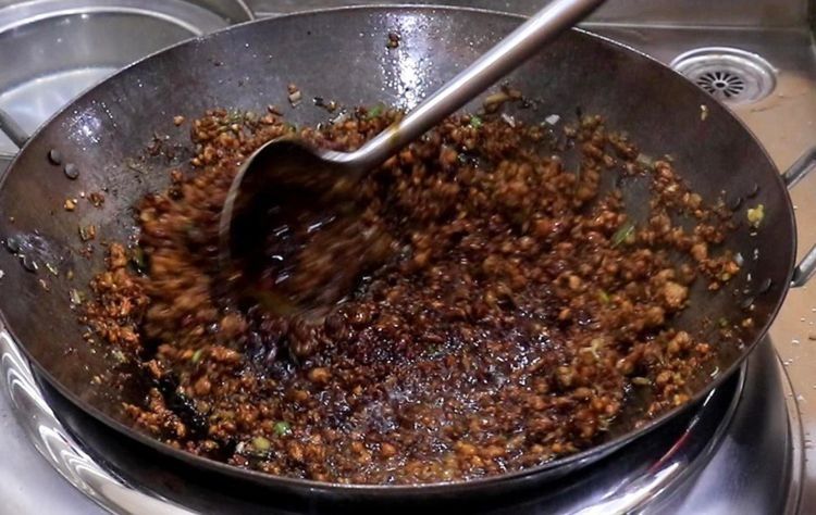 想吃杂酱面不用下馆子了，厨师长教你在家做烧杂酱，方法简单易学