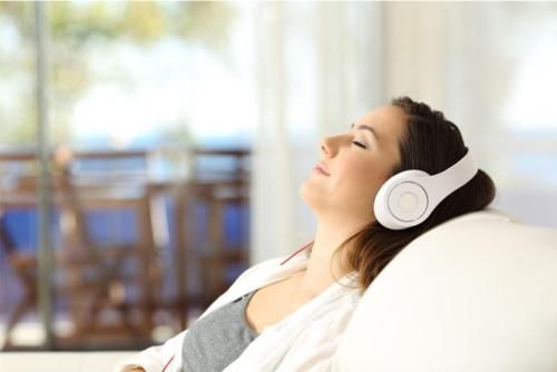 你还在用“白噪音”哄娃吗？研究发现，白噪音可能对听力产生损害