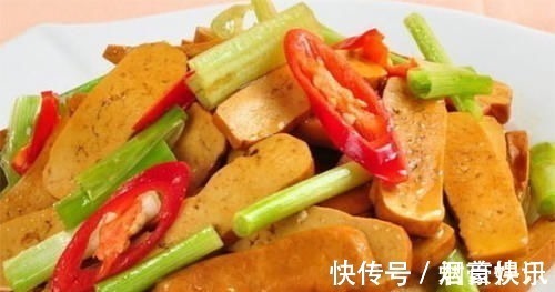 香干炒芹菜|孩子吃出最强大脑,这道菜好吃不贵,简单易学,长智力学习好