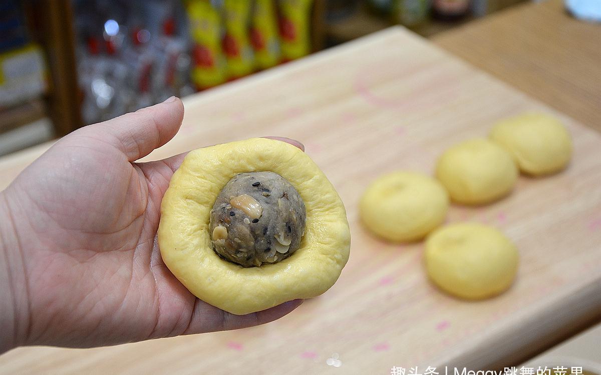 用南瓜做的面包就是好吃，配方快收藏，奶香浓郁香甜暄软