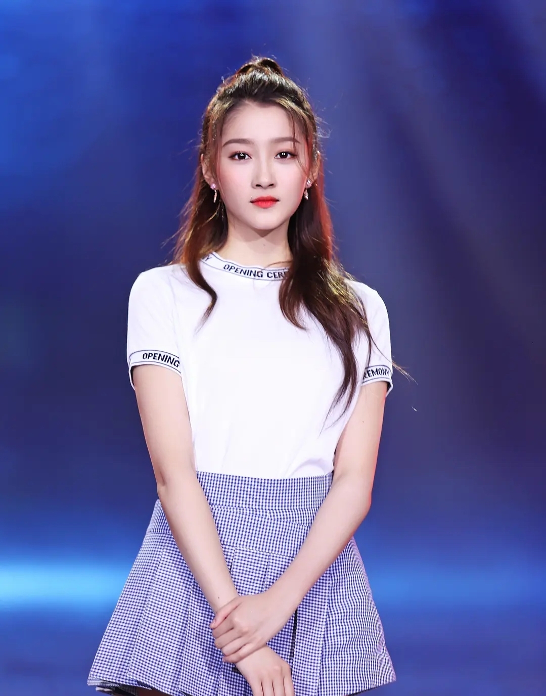 王牌家族开播貌似“整容”关晓彤美得冒泡,沈腾不再是当年校草