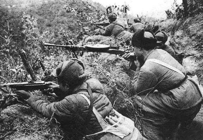 同归于尽|上甘岭战役中，他第一个与美军同归于尽，被封为特等功臣