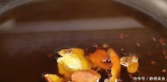 炸东西剩下的油该咋办厨师长教你一招,把“腥油”变“香油”