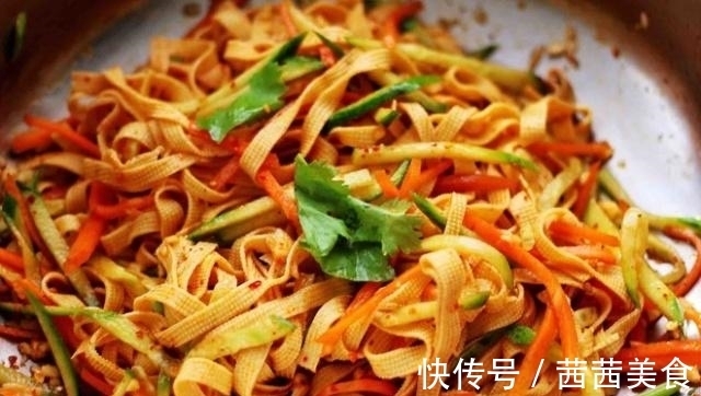 营养师随身查|6月，不吃肉也要吃这菜，隔三差五吃1次，排毒刮油，体重不过百