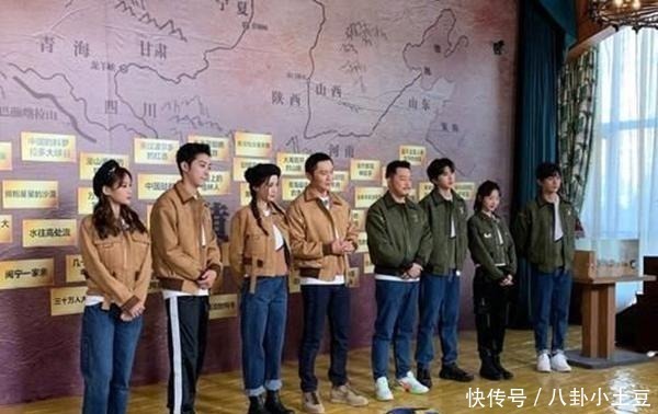 郑恺走进跑男食堂一顿吃,看清价格后,才知道啥叫明星食堂!