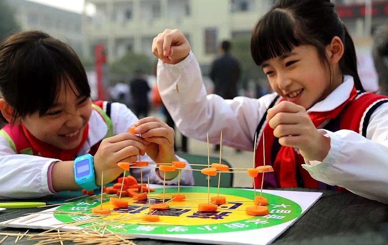 家长|研究表明右脑发达的孩子更聪明,娃有这3种表现,父母偷着乐吧