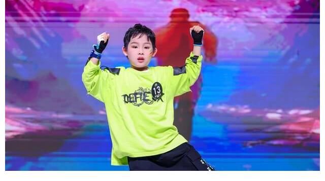 专访舞林新生代深圳人气之星 黄泊辰：继续努力，跳得更好