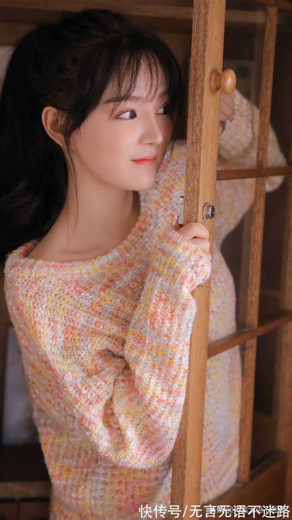 毛衣 治愈系美女,暖冬彩色毛衣穿搭,尽显青春靓丽