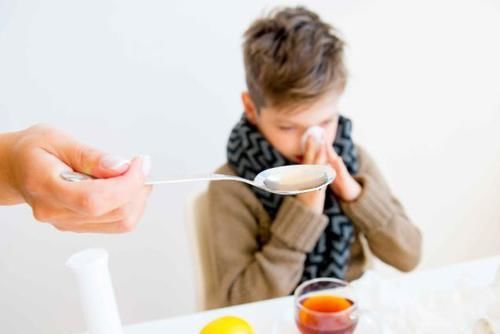 到底|孩子咳嗽有痰怎么办？这8个现象，教你来辨别到底是风寒还是风热