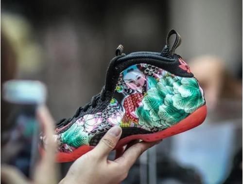 我就想买双中国风的球鞋而已,但Nike!他明显在和我的钱包过不去