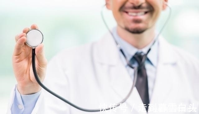 热水泡脚|血压高的人，不妨记住“睡前4点”，血压稳，寿命长！