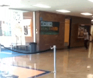 |搞笑GIF:自从有了女朋友 我就喜欢上了这条路