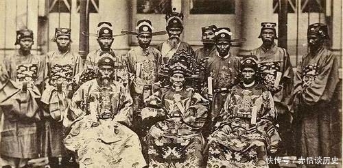 开花|我们的“汉服圈”邻居们,汉服如何在异国“落地开花”?