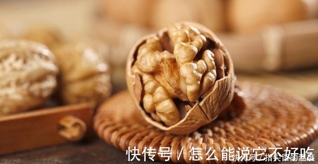 乌发|核桃和此物一起吃，补脑益智，乌发生发、补血健骨、好处多多！