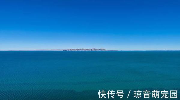 浅蓝色|越宽松、越减龄！日本52岁模特的“高级蓝”穿搭，优雅舒适好喜欢