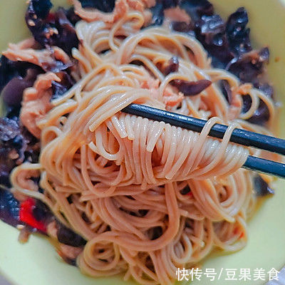 肉丝面|这碗面，都是家的味道｜木耳肉丝面