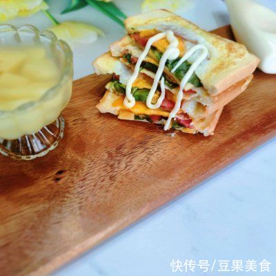 早餐|#十分钟快手早餐#白吐司快手三明治盒子
