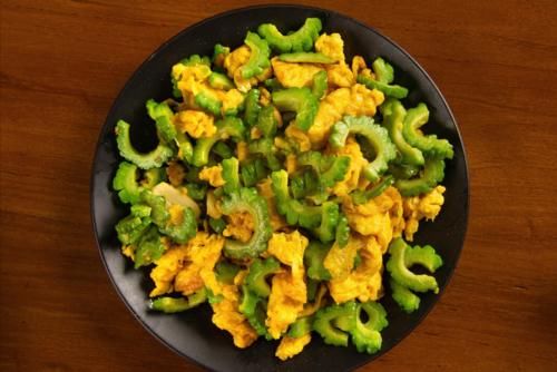 入味|炒苦瓜,切记不要直接炒,下锅前多做2步,不苦不涩,鲜香又入味