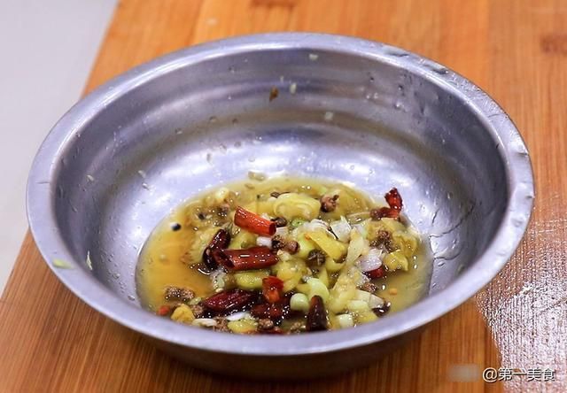 酸辣娃娃菜|凉拌酸辣娃娃菜要不要先焯水,大厨教你正确做法,酸辣清脆又入味