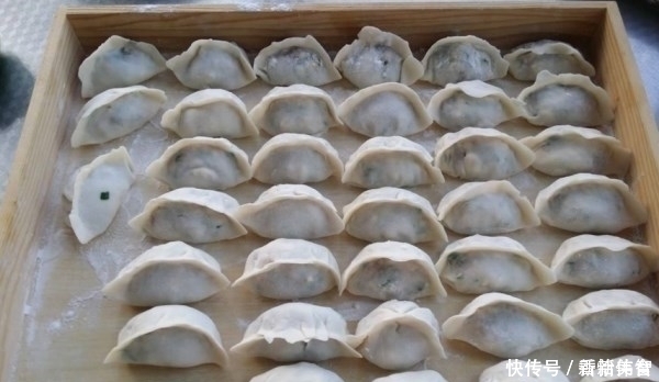 这菜不是很受欢迎,用来包饺子超香,比白菜便宜,比韭菜还香嫩