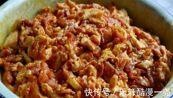 奶奶卖了30年的灌香肠,秘方无私分享给大家,爱吃香肠的收藏了