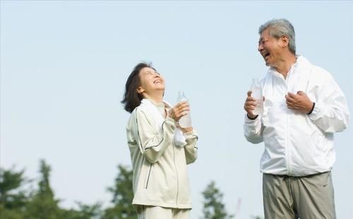 服用降压药|总说血压高,医生忠告:只要没超过标准值就不算高,不用担心