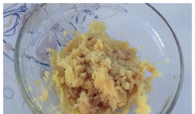 马蹄粉|肉丸子弹牙关键在三样，一样是鸡蛋，一样是淀粉，还有一样没听过