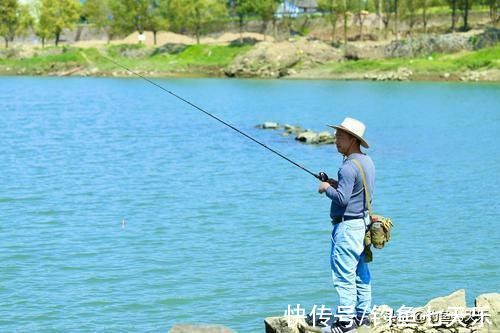 冬钓该如何用饵？几个要点掌握好了，渔获自然不是问题