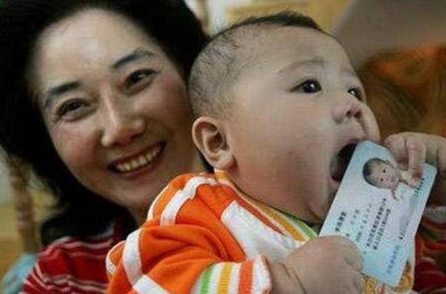 新生儿|爸爸姓“银”,给孩子取的名字目的性太强,长大了可别被笑话