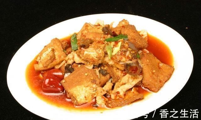 水淀粉|炒家常豆腐时，牢记两个妙招，豆腐咸辣甜香，吃一口还想再吃