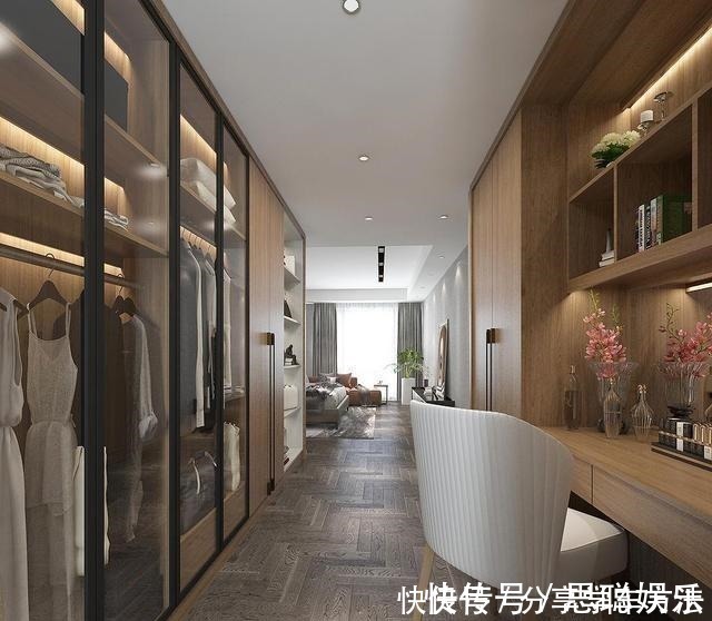 玻璃柜门|老婆坚持衣帽间做玻璃柜门,我一直反对,完工看到效果后我闭嘴了!