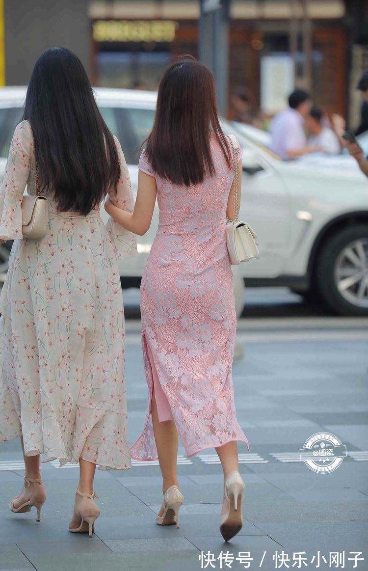 装扮 动人心扉的连衣裙装扮增添沉稳气质,想说不爱它都难,淡雅大方