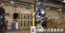 |搞笑GIF:妹子身材这么好,还坚持去健身,我也要坚持去