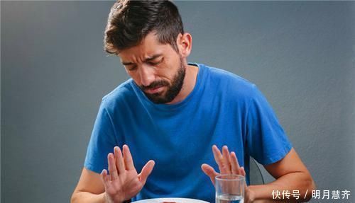 男性开始步入衰老时,身体两处地方会缩小,你就要注意自身健康了