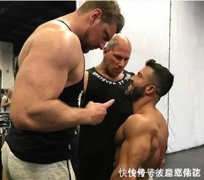 萝莉|荷兰巨兽健美界的第一身高, 谁和他同框总是有一种压迫感！