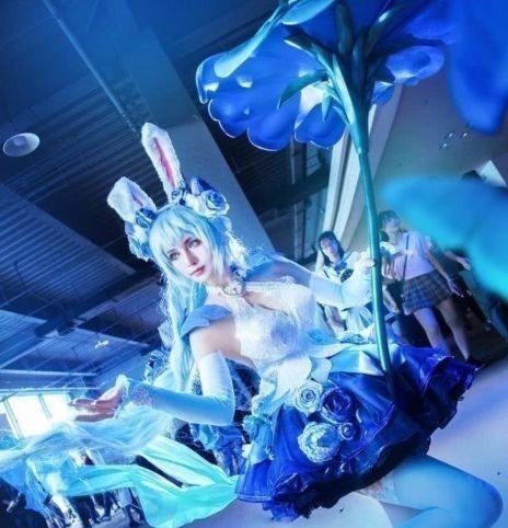 漫展|漫展也能出大片小姐姐cos公孙离,抬腿时才知什么叫一舞倾城