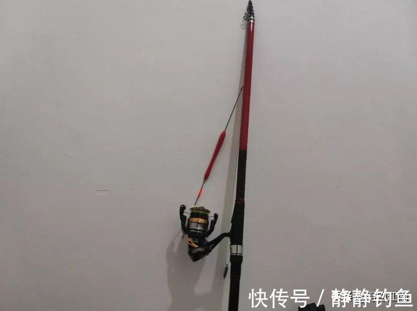 嫩玉米挂钩，再配合“带漂远投”的技巧，人群中“抢鱼”特容易