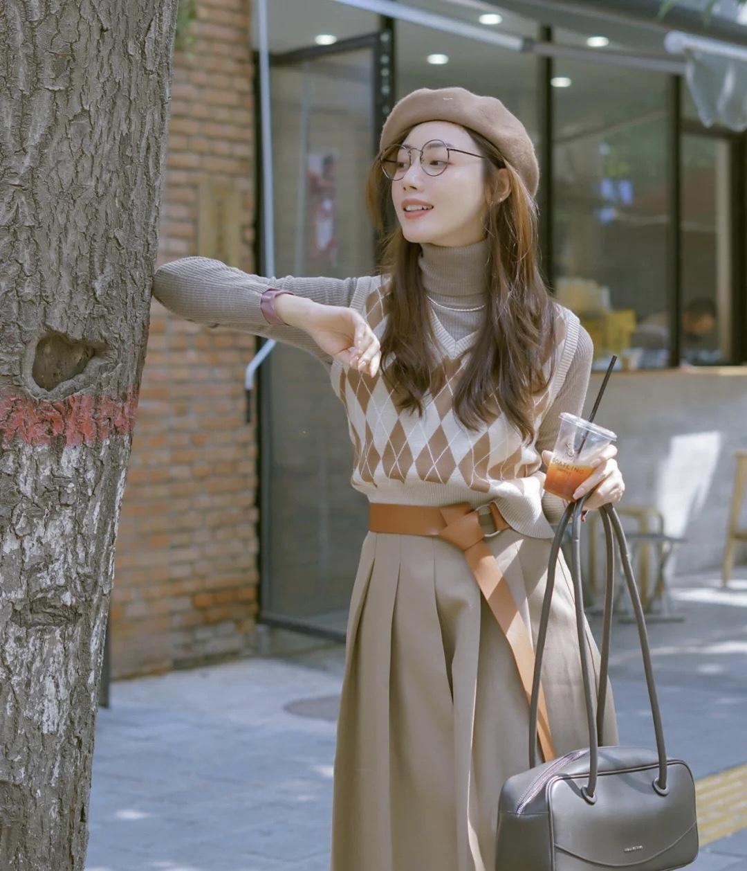 女人味|秋冬,高级感穿搭指南,针织衫搭配半身裙,温柔知性更具女人味!