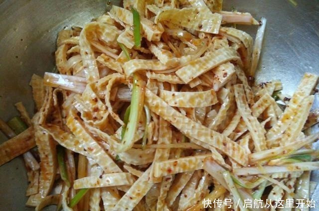 油豆腐皮|赘肉最怕的就是“它”,不论男女,吃完排出黑臭宿便,腰部有曲线