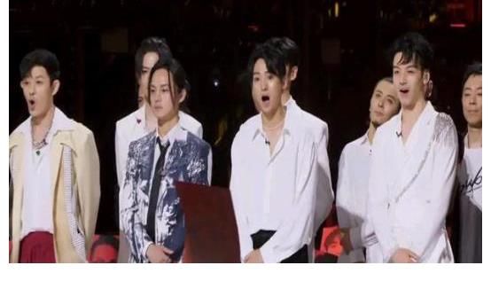 說唱歌手|GAI和陳小春在節目中鬧不和？因兄弟不被尊重，陳小春冷臉說抱歉