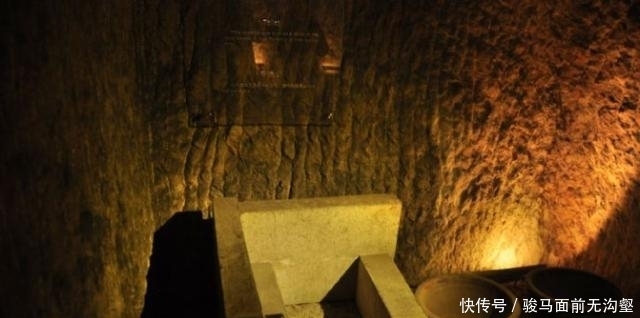 老骨头|墓主:我发誓,除了一把老骨头别无他物!考古家进入后,直接懵了